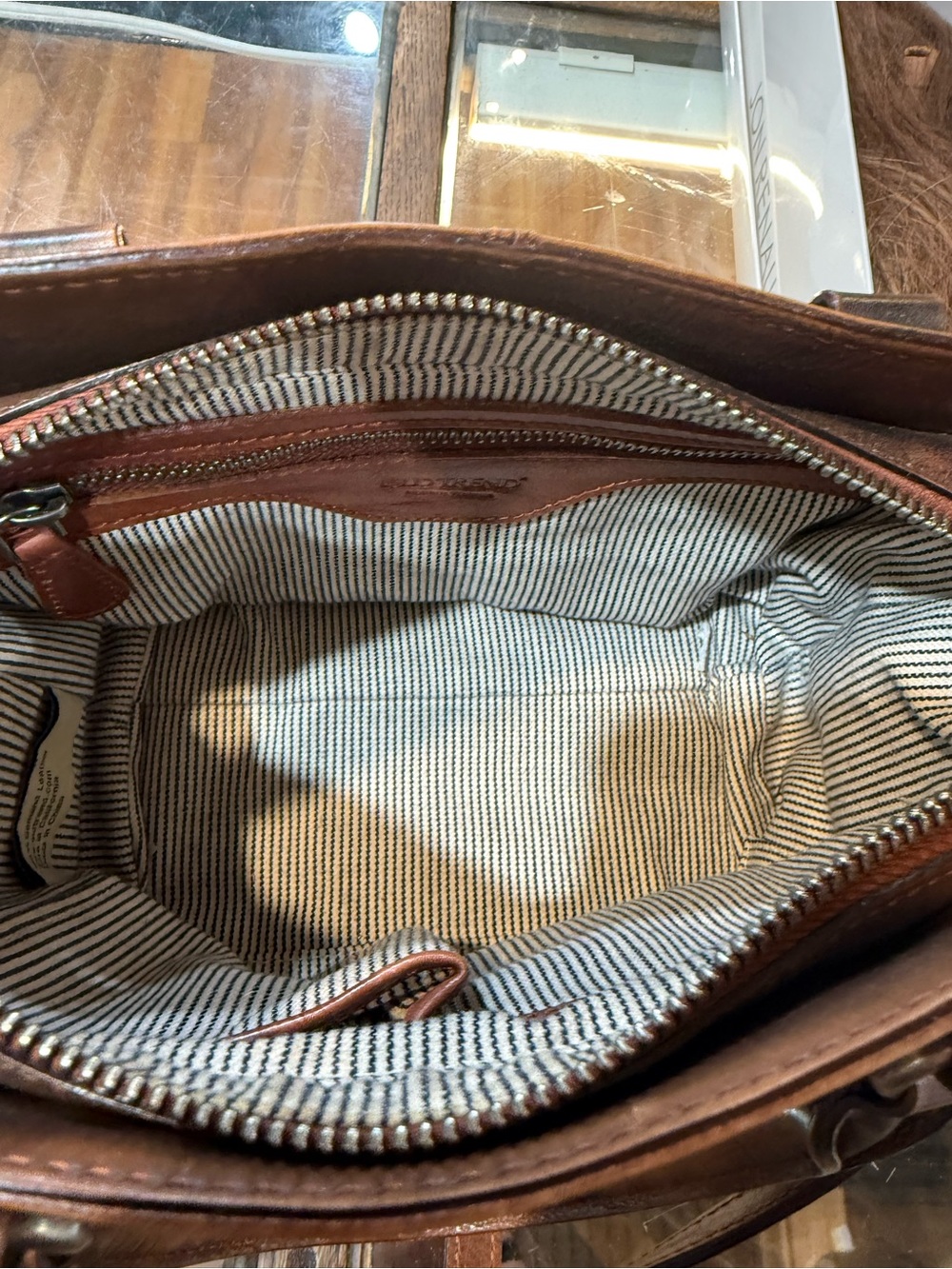 Old Trend Pansy mini satchel bag dark brown leather - Picture 8 of 9